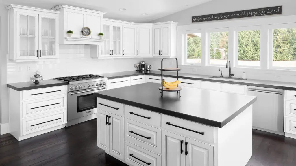 31 White Kitchen Cabinets Ideas In 2020 Remodel Or Move