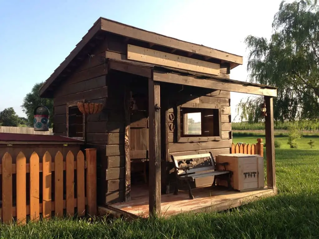 timeless Rustic Pallet Playhouse Plans