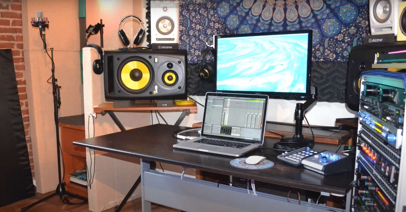DIY Acoustic Panel for your Recording Studio